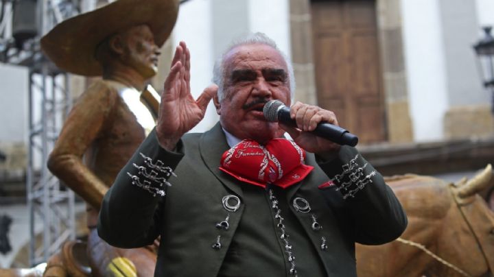 Se desborda el pésame por la muerte de Vicente Fernández, AMLO incluido