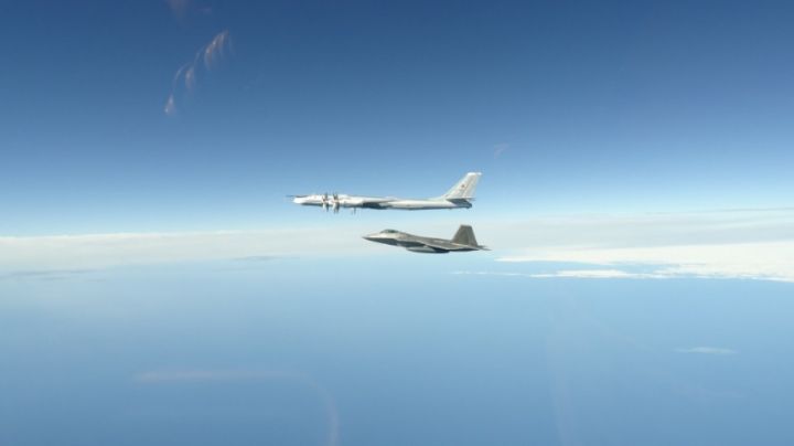 Estados Unidos interceptó dos aviones rusos cerca de Alaska