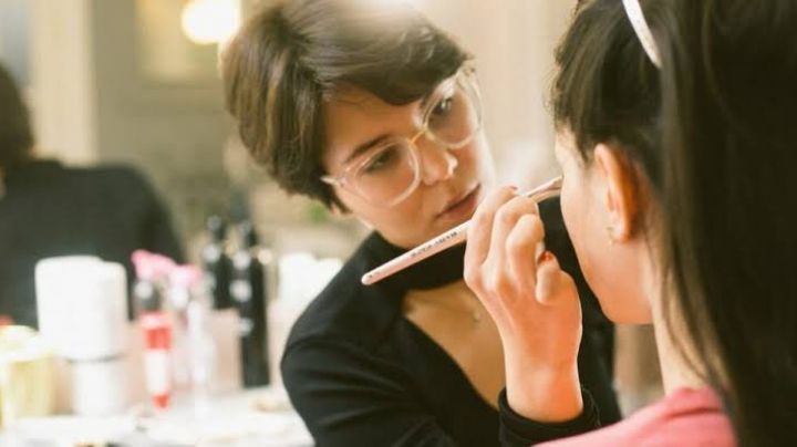 Gobierno de la ciudad de Puebla atiende a 60 sexoservidoras con cursos de estilismo y maquillaje