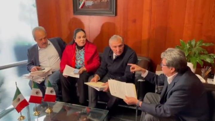 El secretario de Gobernación se reúne con senadores de la 4T por “plan B” de Reforma Electoral
