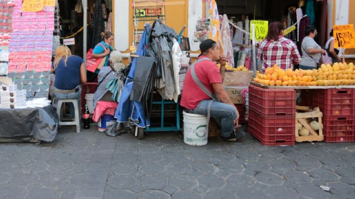 Entre 390 y 450 ambulantes siguen replegados en el Centro Histórico de Puebla