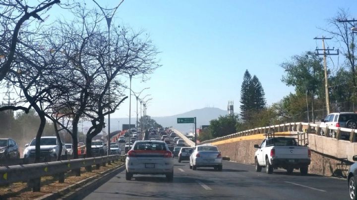 Van 100 amparos contra el reemplacado en Querétaro