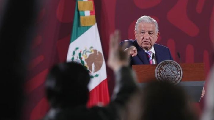 “Irracional” la postura de Kenia López de que obras del Tren Maya cambiarán azul turquesa del mar: AMLO