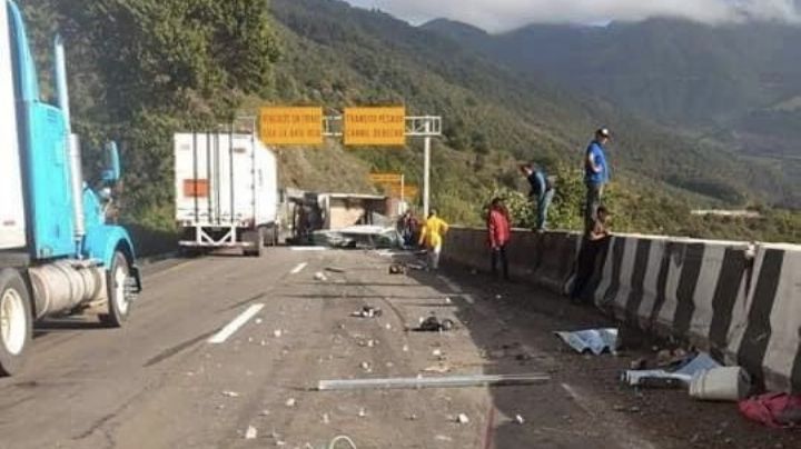 Mueren tres trabajadores de Capufe, tras volcadura en la autopista Puebla-Orizaba