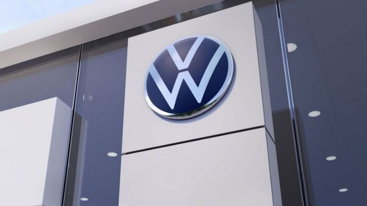 Acuerdan otra consulta para que trabajadores de Volkswagen definan la retroactividad del aumento salarial