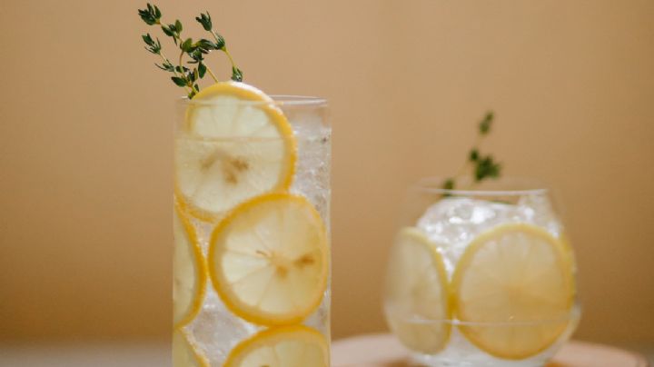 ¿Cuáles son los beneficios para tomar agua de limón?