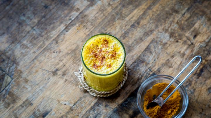 ¿Cómo preparar leche dorada para bajar de peso?
