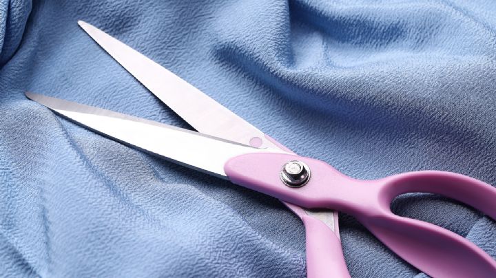 Cuál es el significado de poner unas tijeras debajo de la cama