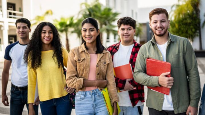 Beca Benito Juárez 2025: Estos alumnos cobran TRIPLE pago retroactivo de 5,700 pesos durante mayo