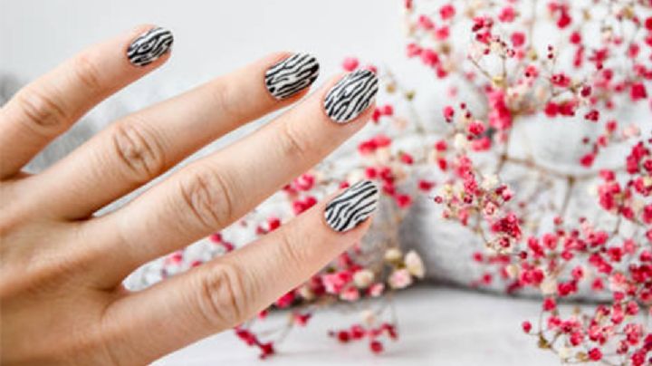 Manicura cebra: la tendencia en uñas que explota en la primavera 2025