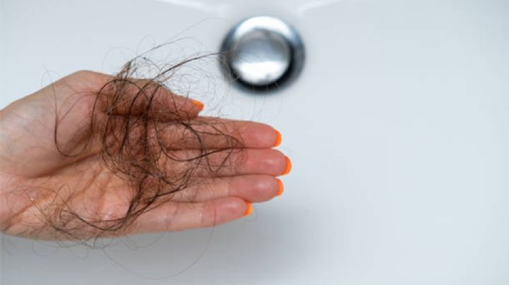 ¿Cuál es el significado de soñar con que se te cae el cabello?