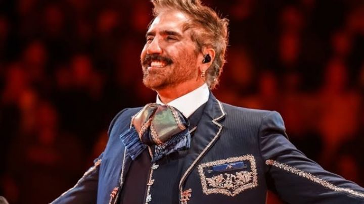 Alejandro Fernández rinde homenaje a ‘Chente’ en su gira De Rey a Rey