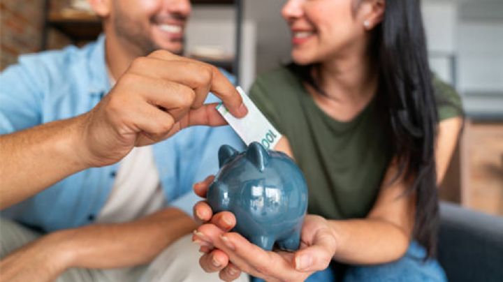 ¿Cómo ahorrar 3 mil pesos al mes, según ChatGPT?
