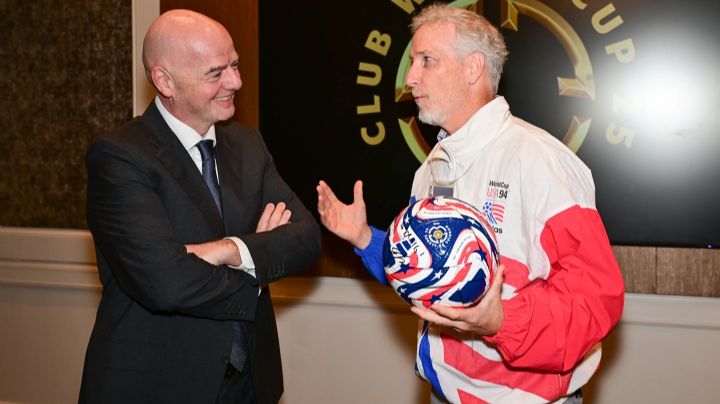 Gianni Infantino se reúne con el millonésimo voluntario de la Copa Mundial de la FIFA