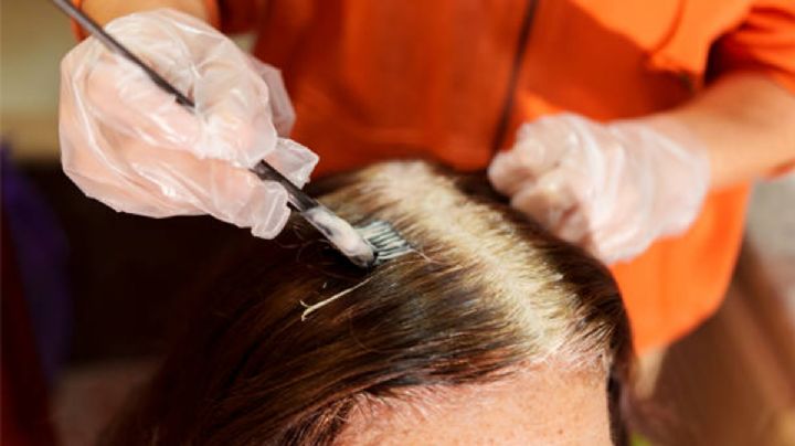 El truco para retocar las raíces y ocultar las canas en poco tiempo