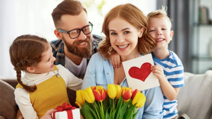 Día de las Madres 2025: ¿Qué significa regalarle flores rojas, rosas o amarillas a tu mamá el 10 de mayo?